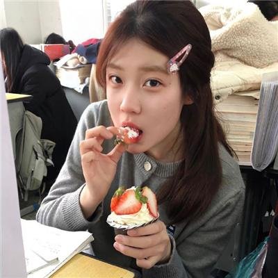 一个女孩和一个男孩